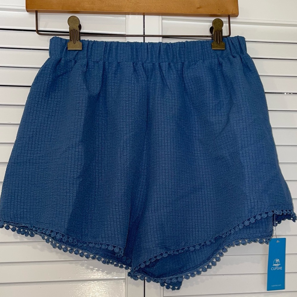 Cupshe Beach Resort  Shorts Medium Cruise Beach Blue Pom Pom Hems NWT